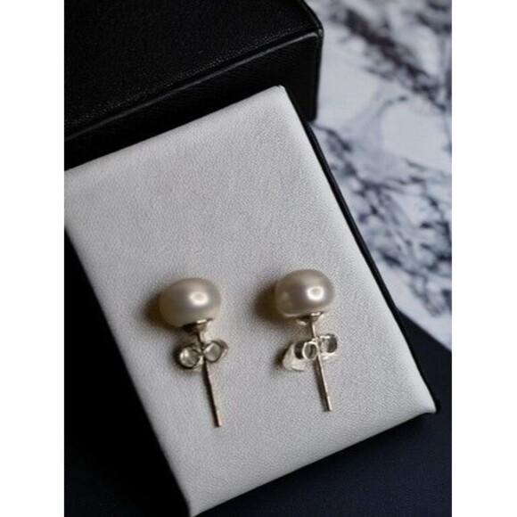 NWOT Perfect Round AAA Natural White Akoya Pearl Silver Stud Earring 7-8MM - Picture 7 of 8